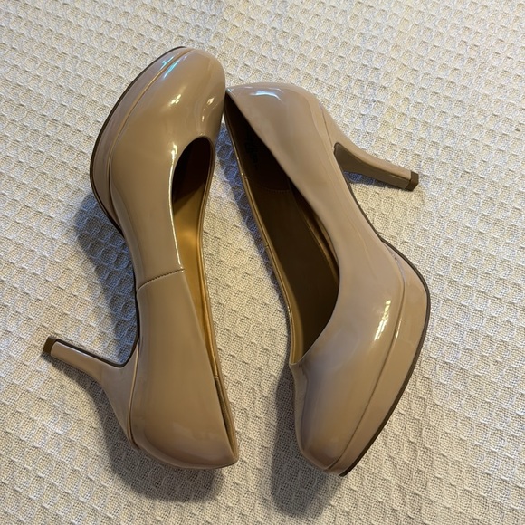 Madden girl‎ NWOB Nude Round Toe Heel - Picture 7 of 8